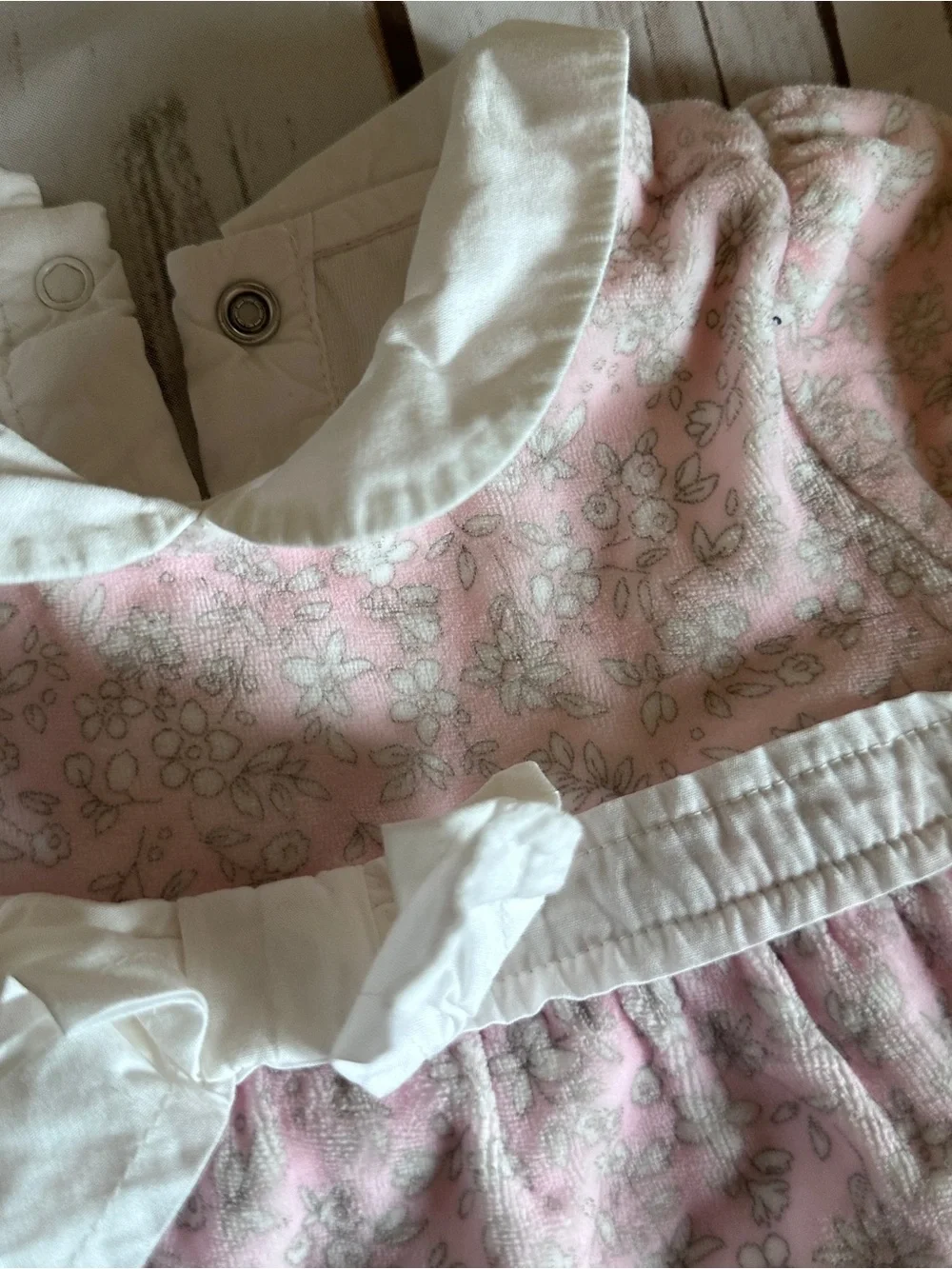 Janie and Jack Pink floral sleeper with white bows, vguc size 3-6 months